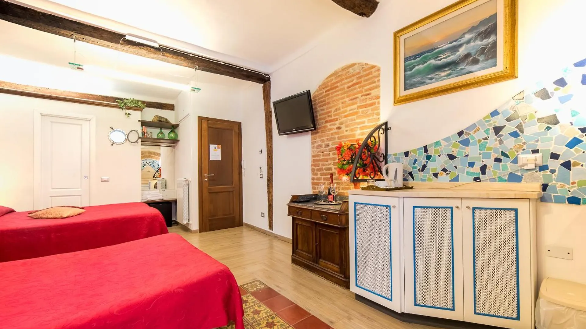 Gæstehus The Vernazza Main Plaza - Rooms & Suites