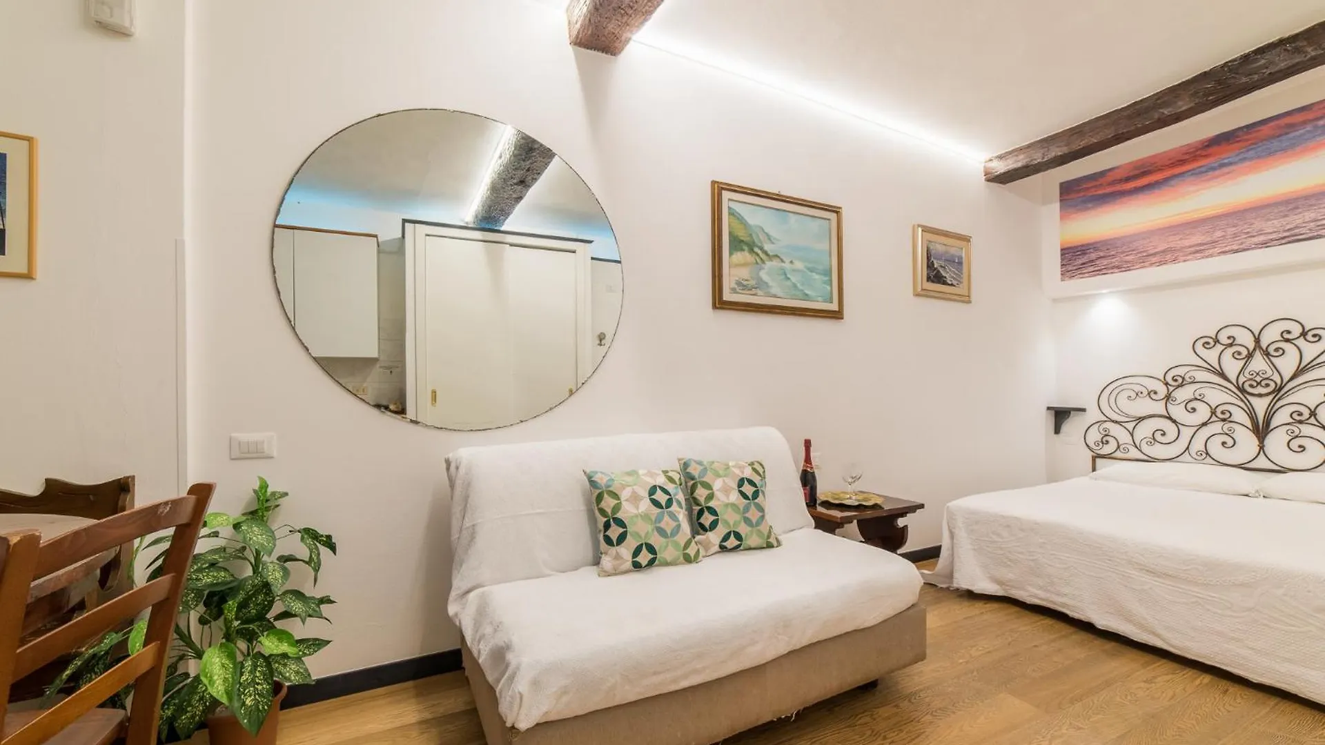 Gæstehus The Vernazza Main Plaza - Rooms & Suites