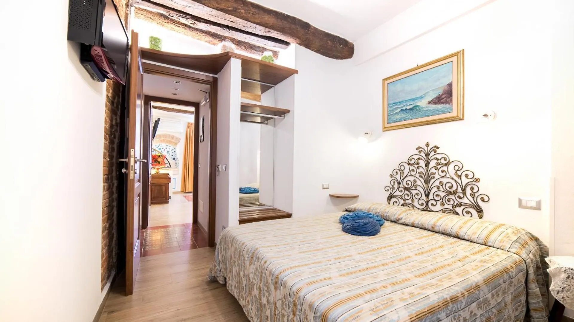 Gæstehus The Vernazza Main Plaza - Rooms & Suites Italien