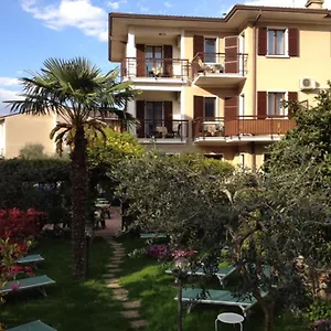 hotel-erika-malcesine.hotelinveneto.com/